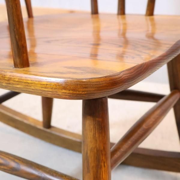 IDC大塚取り扱いShin Lee(シンリー)のレッドオーク材 ロッキングチェア