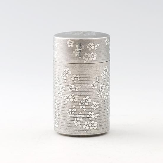 錫 茶筒 梅 黒漆加工 120g [No.22]｜薩摩錫器工芸館