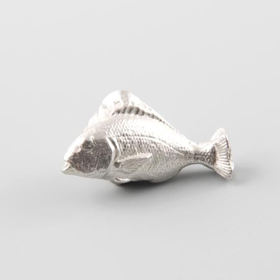 錫 箸置き 鯛 白加工 [No.170-12-1]｜薩摩錫器工芸館