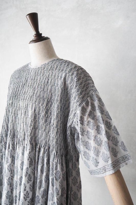 maison de soilフラワーブロックプリント ミニピンタックブラウス