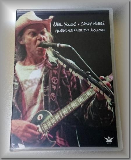 NEIL YOUNG & CRAZY HORSE / HURRICANE OVER THE MOUNTAIN