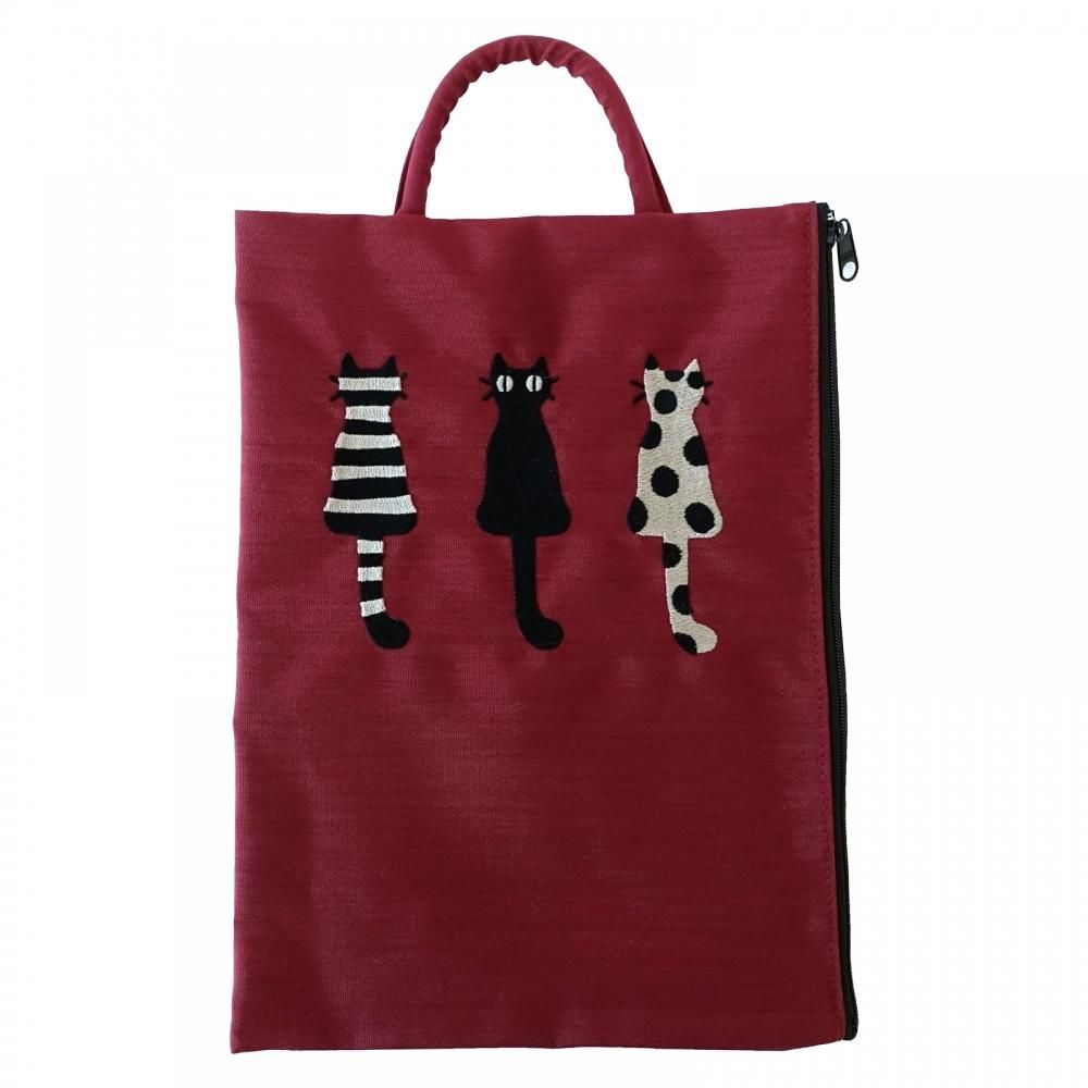 仲良し猫 刺繍フラットポーチ （レッド） - Atsuko Matano 公式