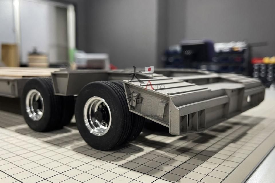 タミヤ1/14トラック用16輪スイングサス低床重トレーラー