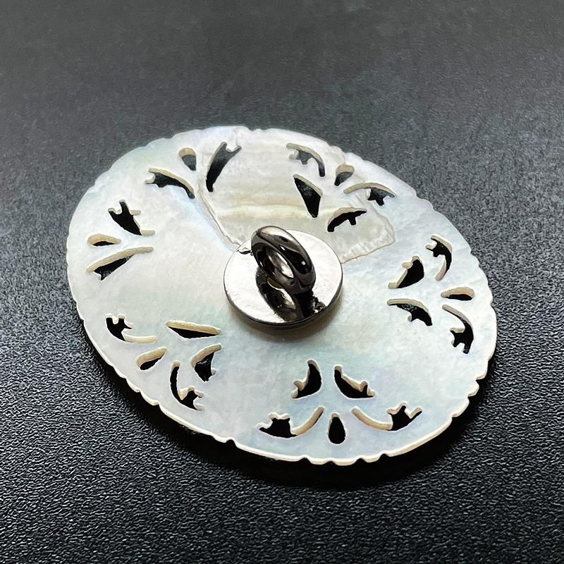 ベツレヘムパール Little Oval ボタン&ブローチ | 白蝶貝素材 - CO