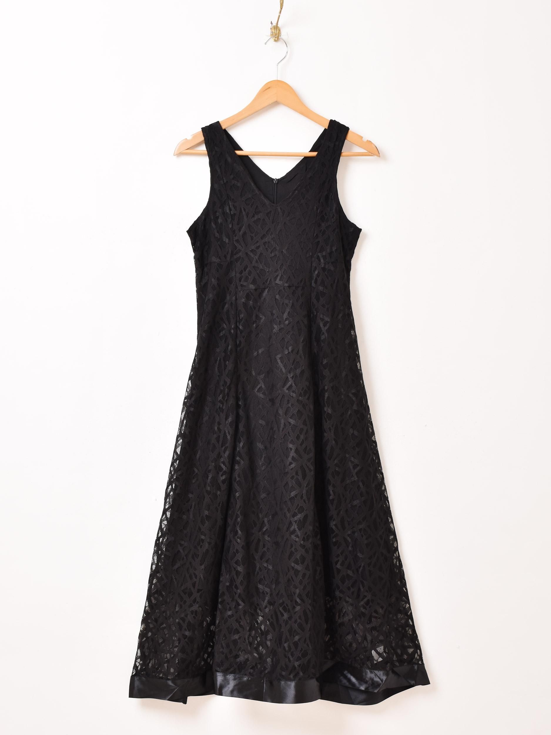 2色展開】「Meridian」Vネック レース ノースリーブワンピース