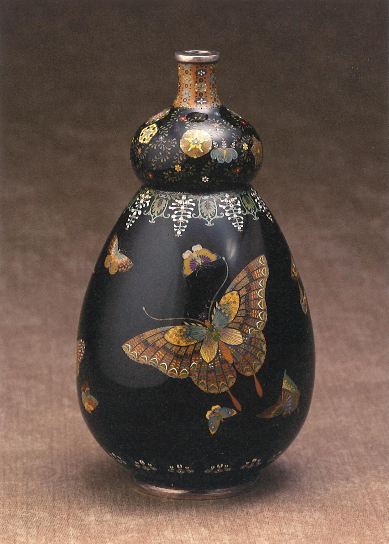 明治期大国蝶々模様鉄瓶 明治期大国蝶々模様鉄瓶