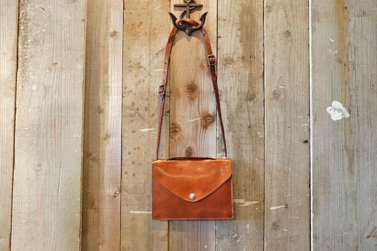 RRL(ダブルアールエルラルフローレン):レザー ショルダー バッグ