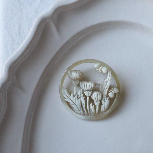 BISOU* あざみと蝶 水牛 ブローチ（E-5） ハンドメイド作家 | aoi door