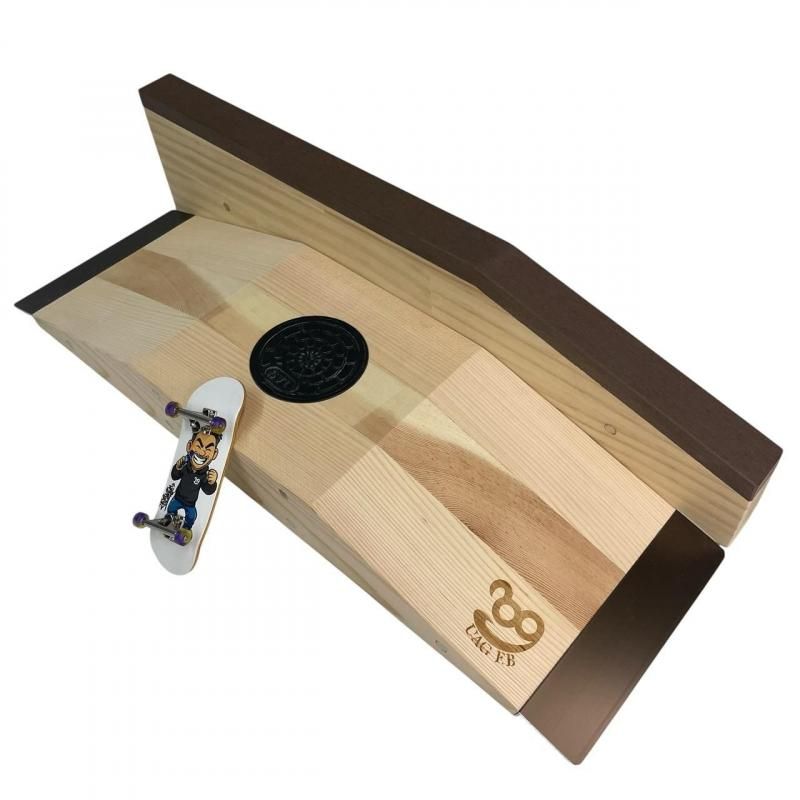 SECTION（セクション） - UAG F.B ｜指スケで世界中の指をもっと楽しく