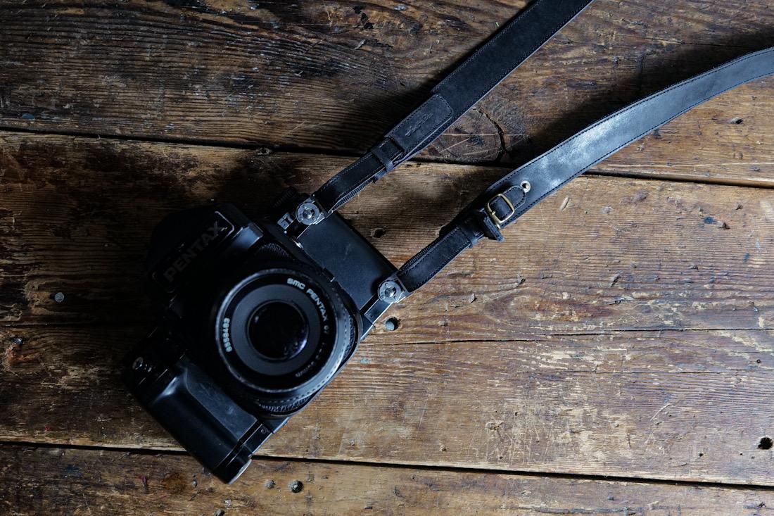 ショルダーカメラストラップ 「カシェ・バナーヌ」PENTAX67モデル - kisou