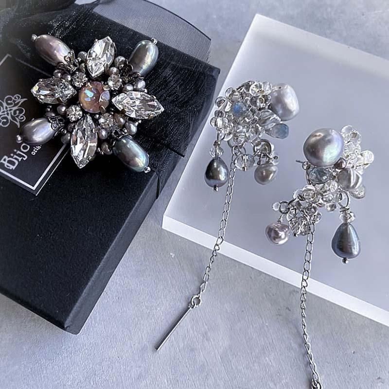 スワロフスキー ブローチ ビジュー グレー 結婚式 お呼ばれ 卒業式