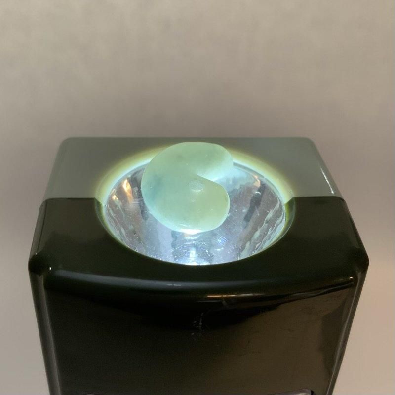 糸魚川翡翠(青翡翠)入りコン沢産 勾玉 巴型 】 青翡翠 国産 天然石