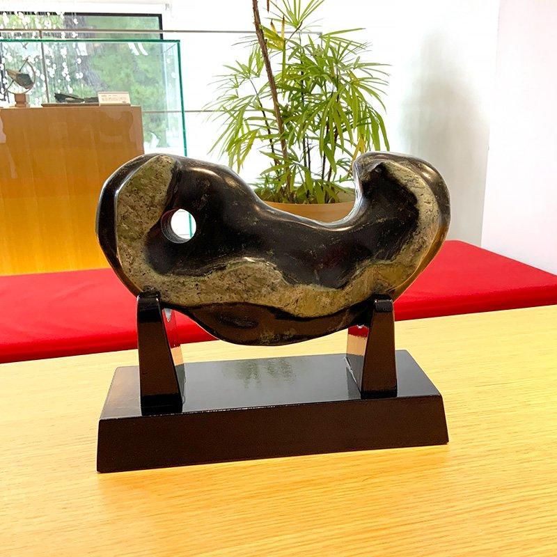 白蛇石 埼玉県秩父産 勾玉型(台付)】 | めのうの店川島【公式通販