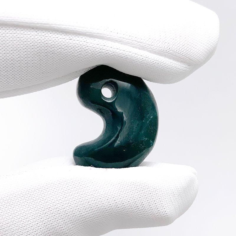 出雲石/碧玉 勾玉(中) AA 巴形 】 | めのうの店川島【公式通販】創業