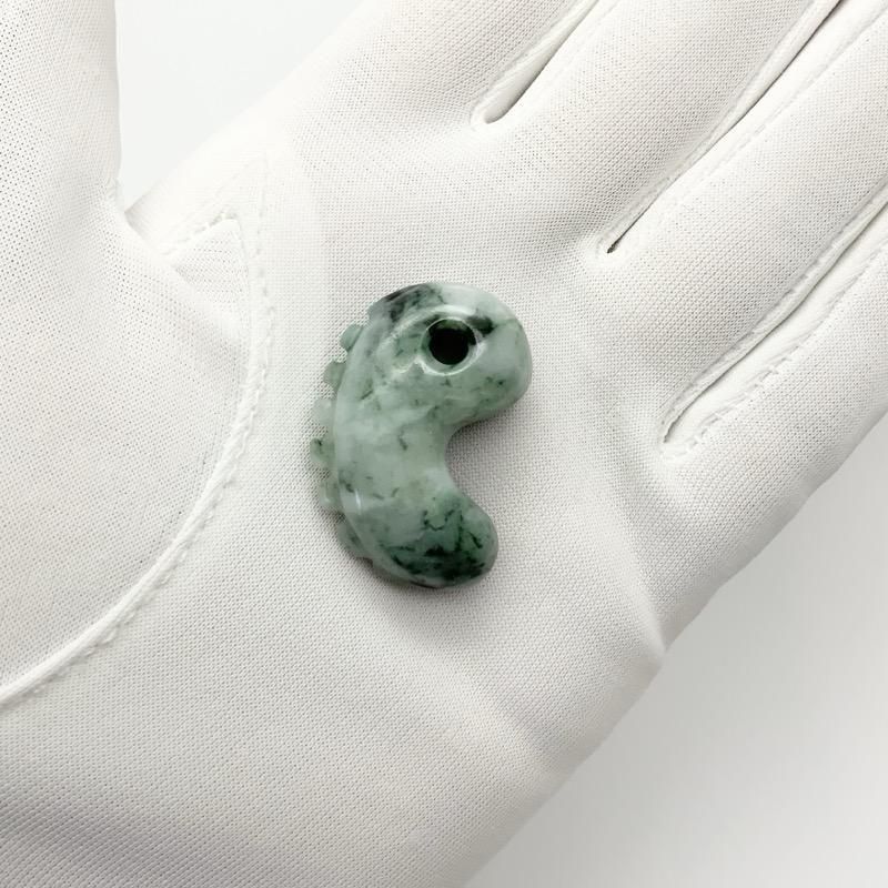 糸魚川翡翠 勾玉 獣型 】 | めのうの店川島【公式通販】創業明治10年