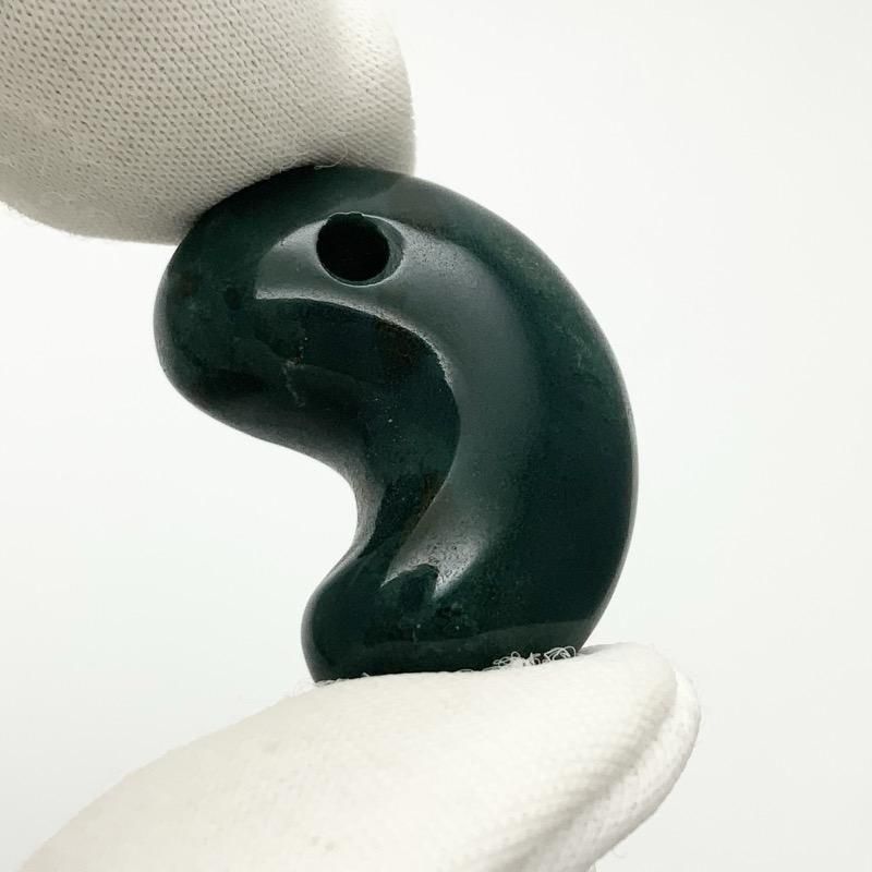 出雲石／碧玉 勾玉 中 AA 巴型 】 | めのうの店川島【公式通販】創業