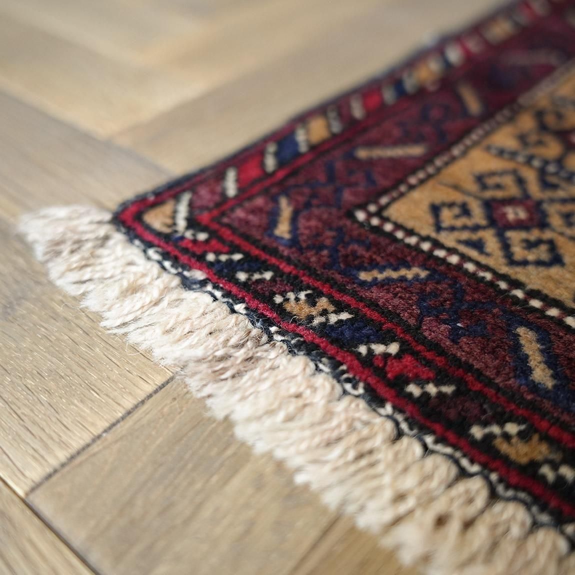 天然素材のラグは美しく経年変化するバルーチ188×129cm【送料無料