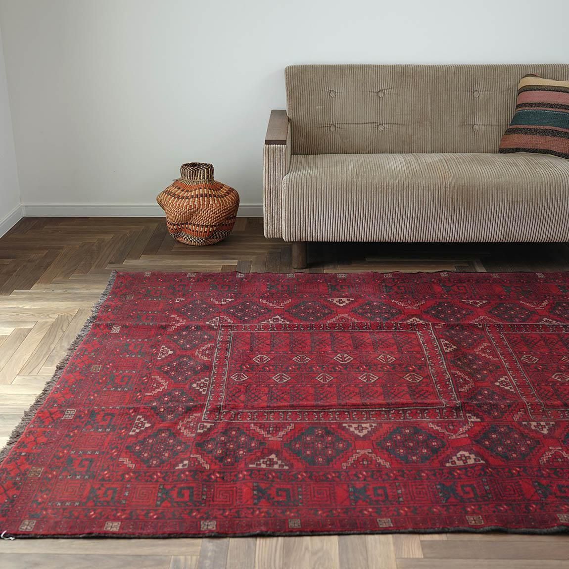 空間への挿し色はやっぱり赤トルクメン240×160cm【送料無料】 - inie