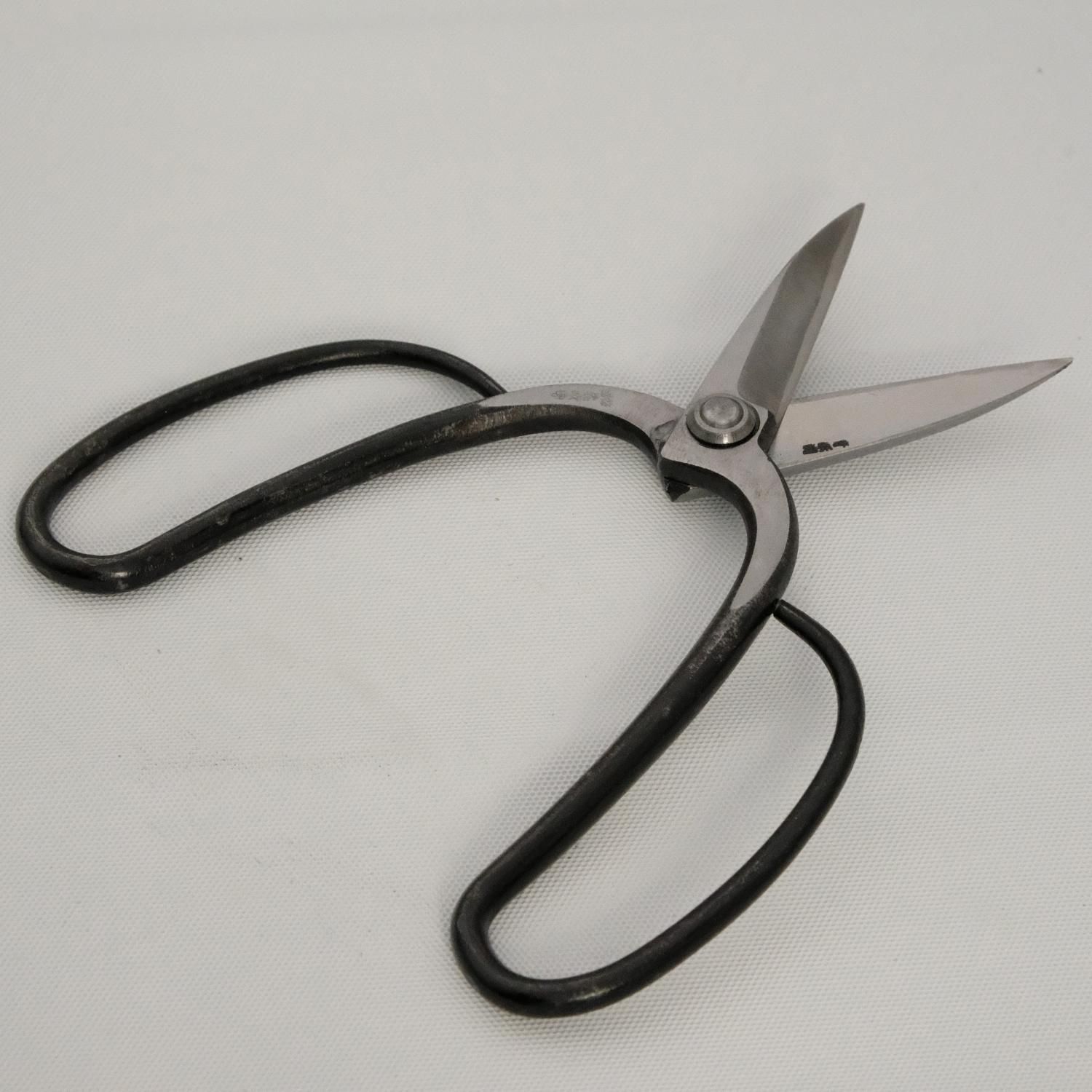 U-04 花吹雪 津島型1号(青紙鋼) | お使いやすい植木鋏 | 三条市の職人