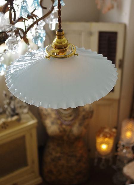 フランスアンティークブルーオパリンガラスフリルランプシェード