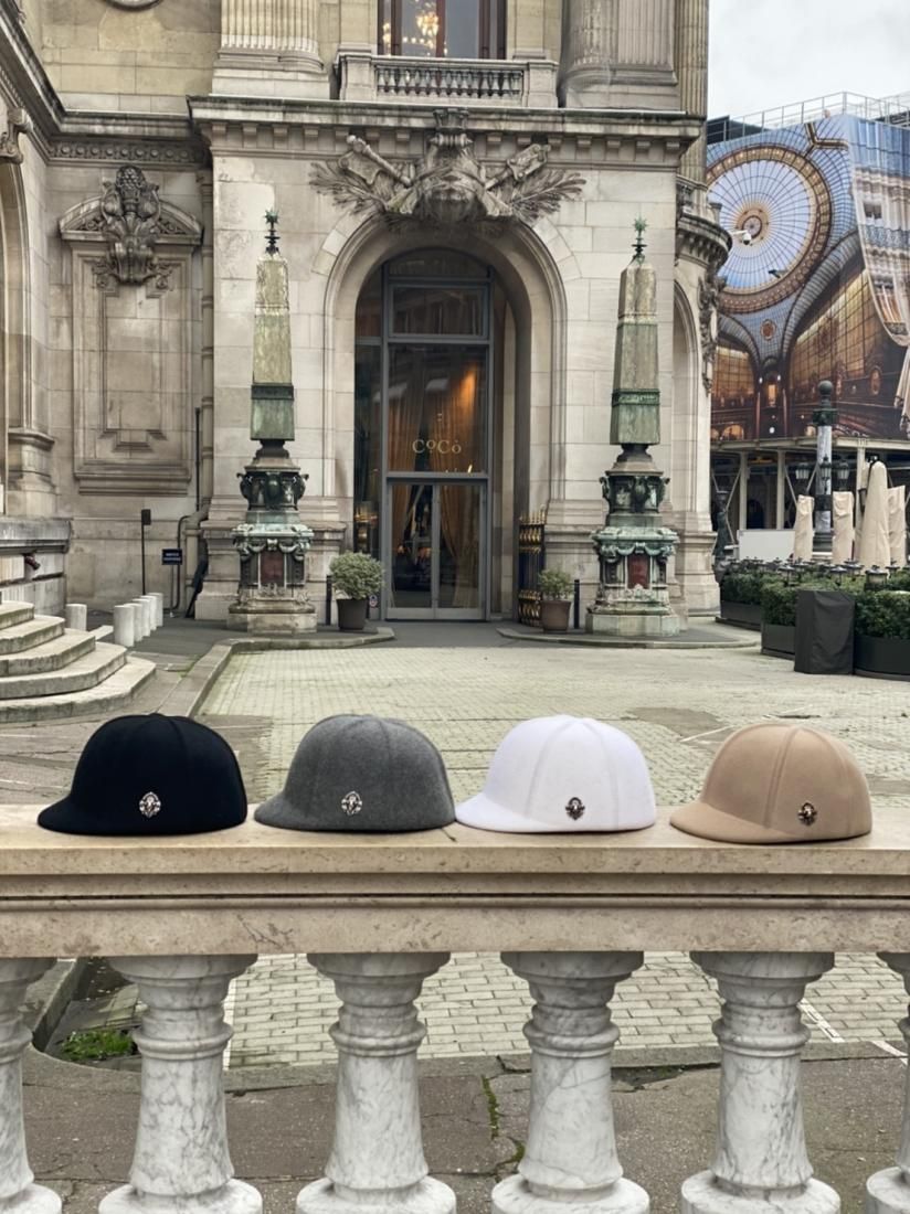 vaqutauxオリジナルジョッキーハット【HONEYハニー】クリーム