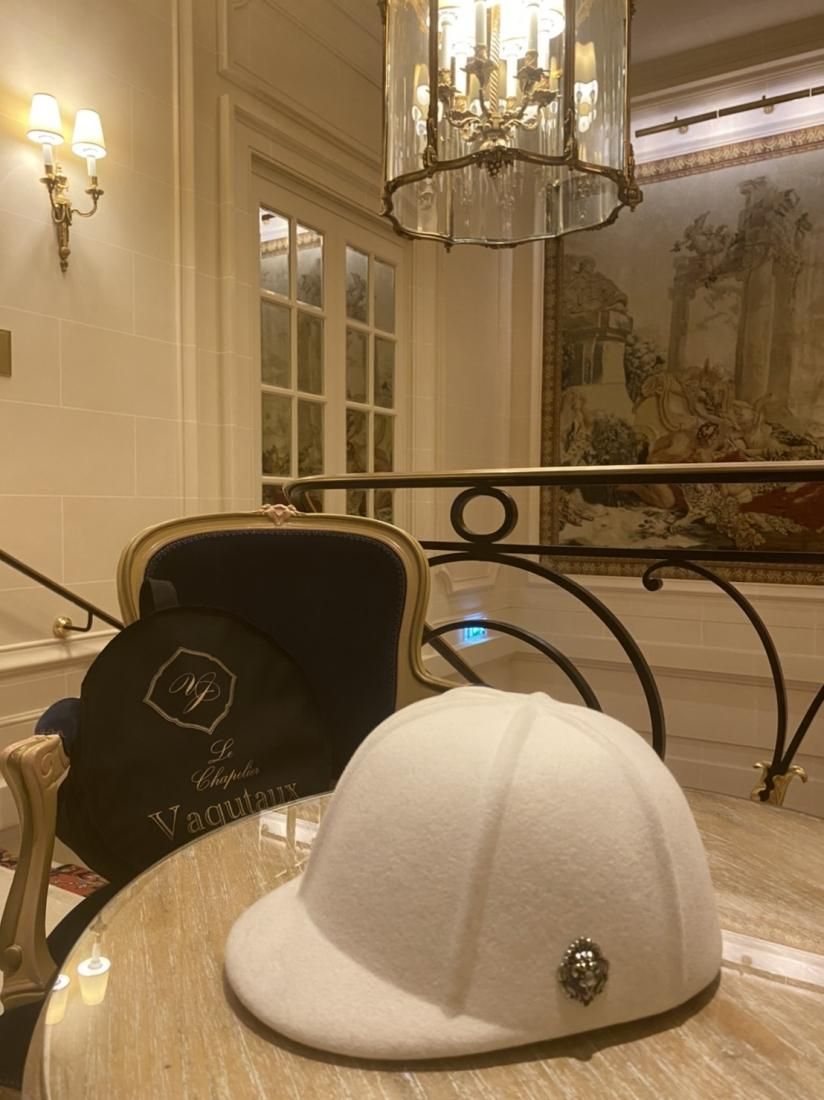 vaqutauxオリジナルジョッキーハット【HONEYハニー】クリーム