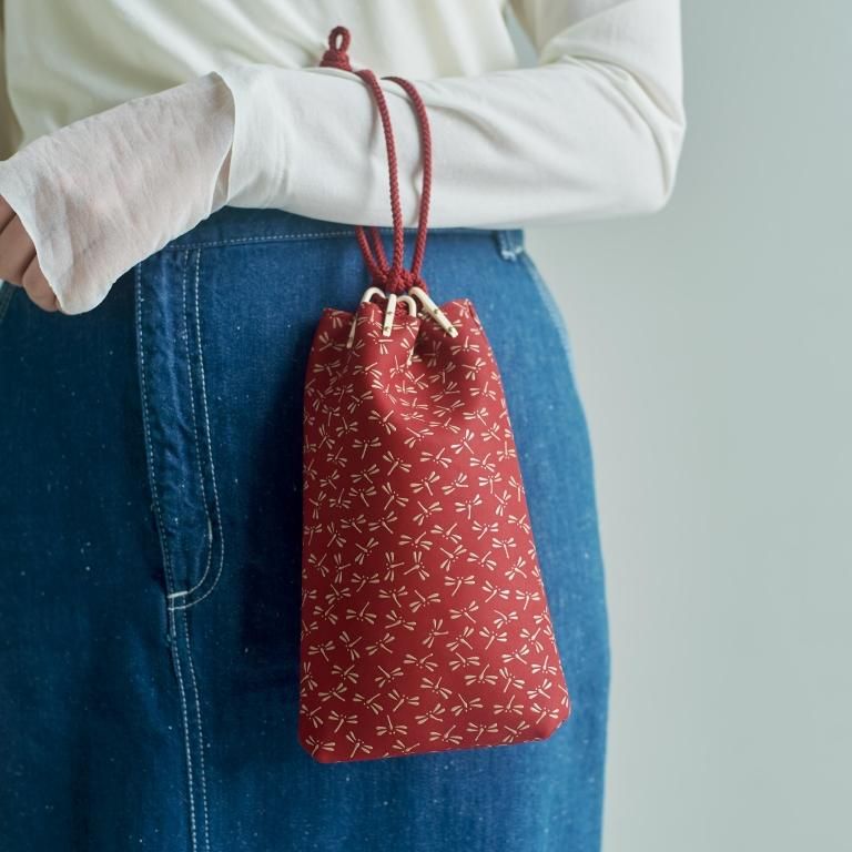 合切袋(小)マチ付［赤地×白漆×とんぼ］：印傳屋公式オンラインショップ