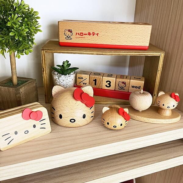 サンリオ ハローキティ ウッドカレンダー レッド Sanrio