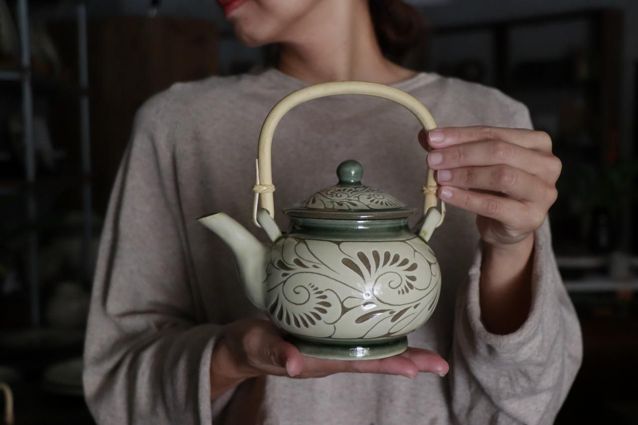 急須 | ぽってりデザイン - 育陶園 やちむんの窯元｜沖縄の陶器 和食器