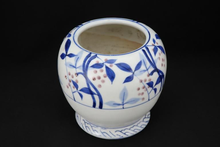 染付小型手あぶり火鉢 (芳州作) 染付小型手あぶり火鉢 (芳州作) 染付