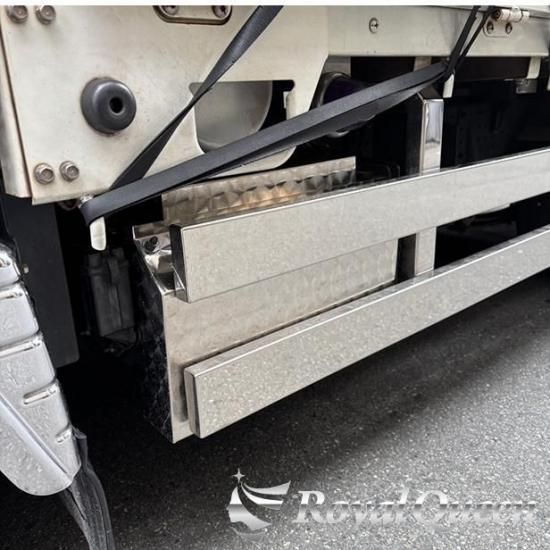 送料無料】ブルーテックキャンター バッテリーカバー ウロコ柄