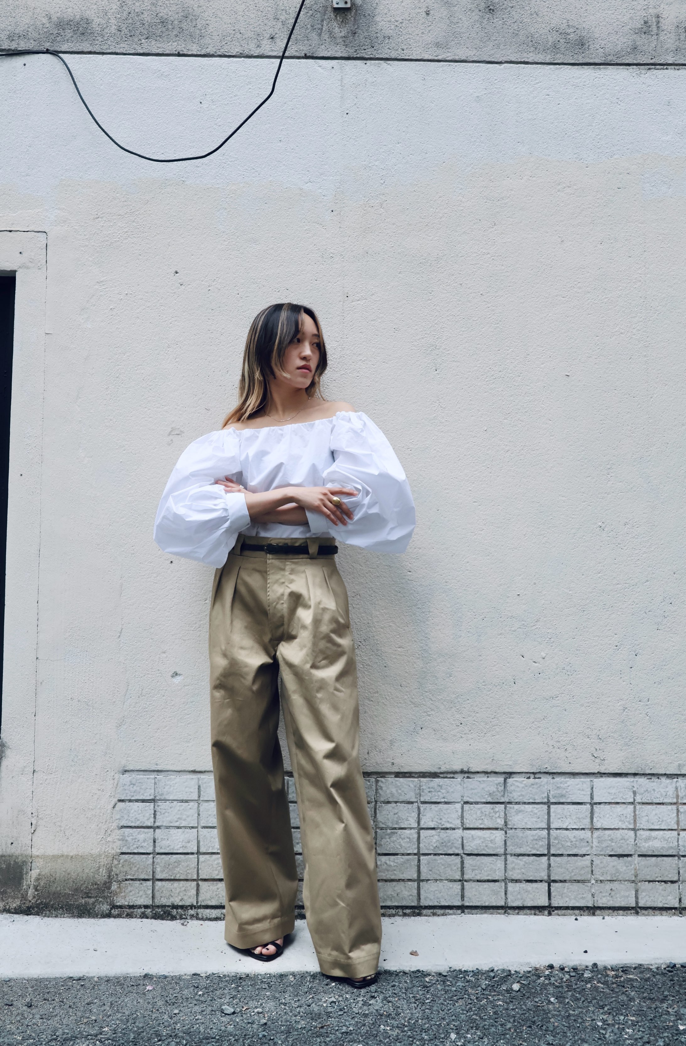 FUMIKA UCHIDA： UNIFORM WEAPON 2-TUCK PANTS - KHAKIBEIGE - ORANN