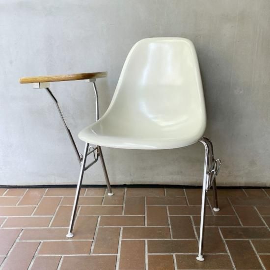Eames School Base / Japan Model - NICK WHITE