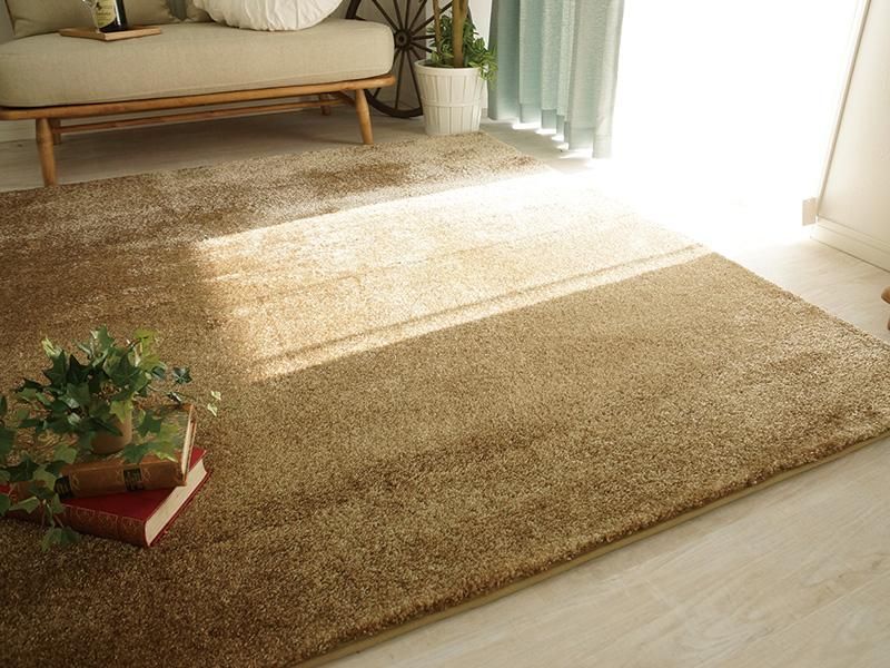 ラグジュアリーに光るさらふわ高密度シャギーラグ『ジェイド ベージュ