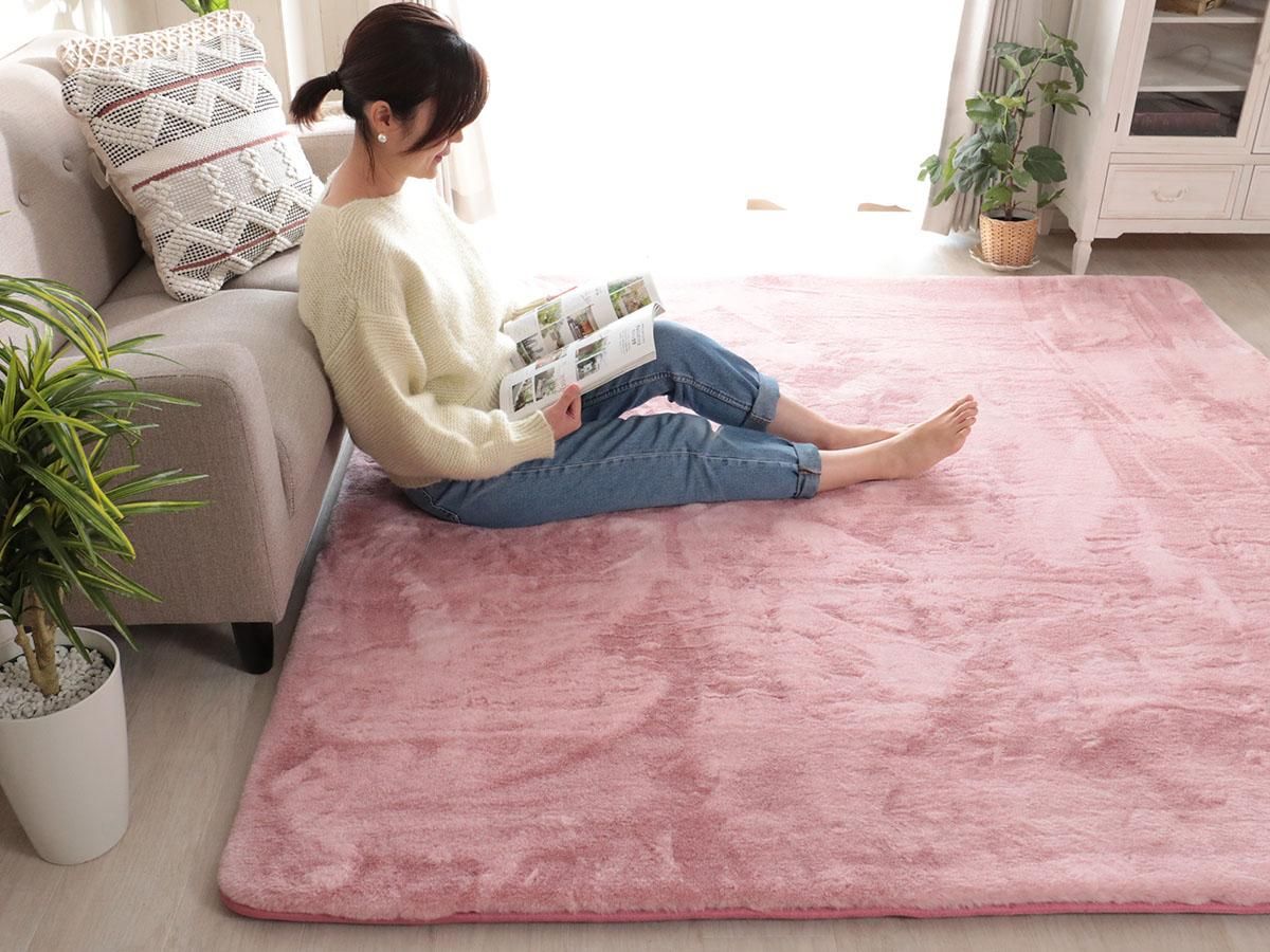厚さ23mmの低反発素材を使用！クッション性抜群のラグ『ケリー2 ピンク
