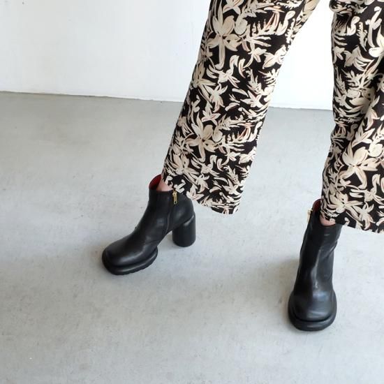 MANA マナ 本革 ヒールショートブーツ （mana535370）