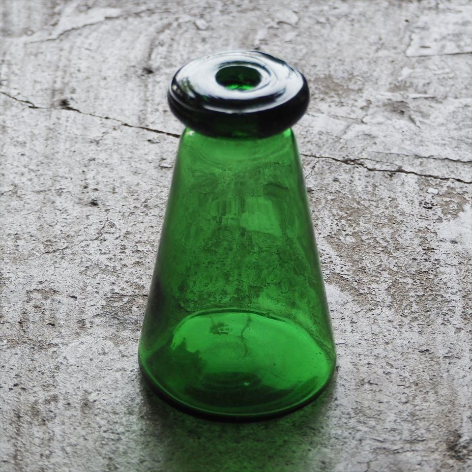 ヴィンテージ】イギリスのグリーンガラス製インクボトル トール
