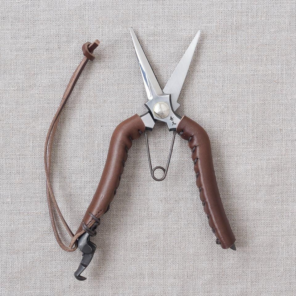 WORKS & LABO.（ワークス＆ラボ）革巻き芽切鋏（外山刃物芽切鋏