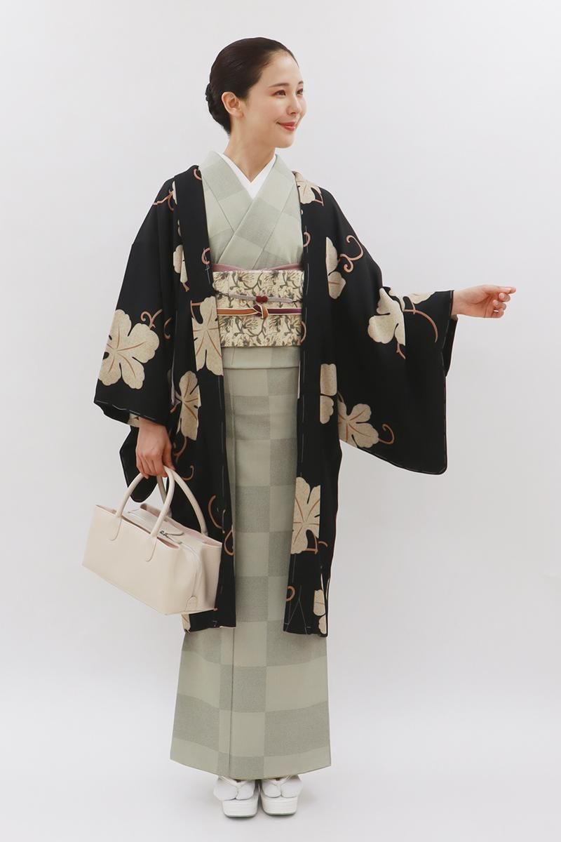 銀座【E-2106】羽織 黒色 唐草文（反端付）（N） :身丈96.5/裄67.5