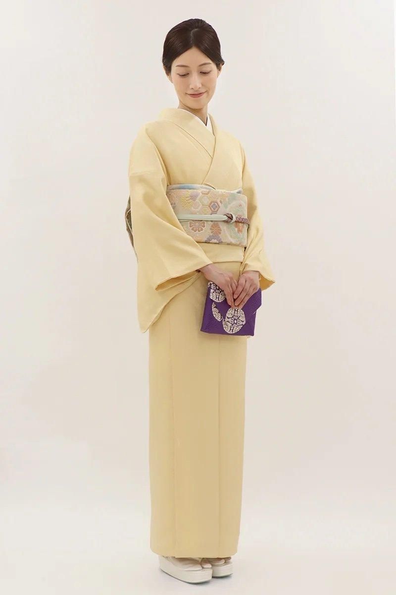 銀座【C-3076】色無地 淡い黄水仙色 花唐草の地紋（反端付）（N