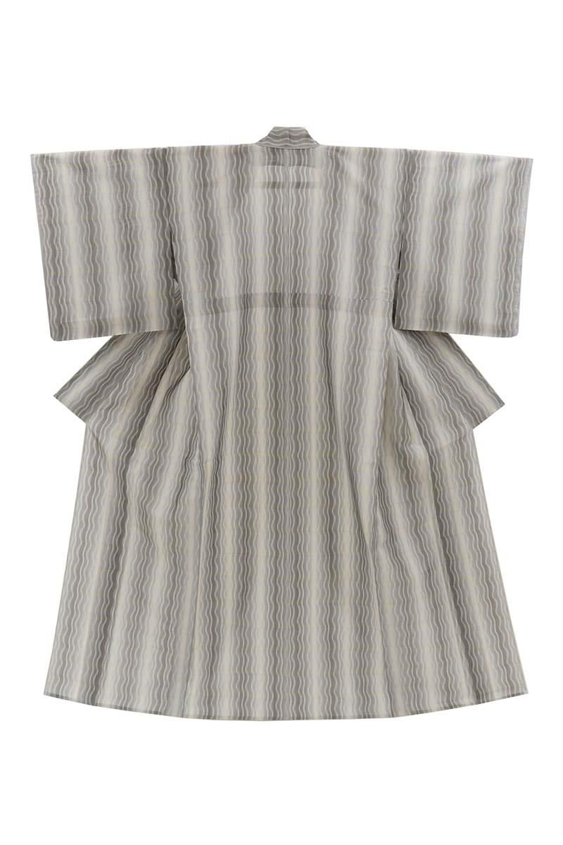 銀座【A-4082】新田工房製 夏紬 素鼠色×淡い砂色 よろけ縞に横段 :身丈