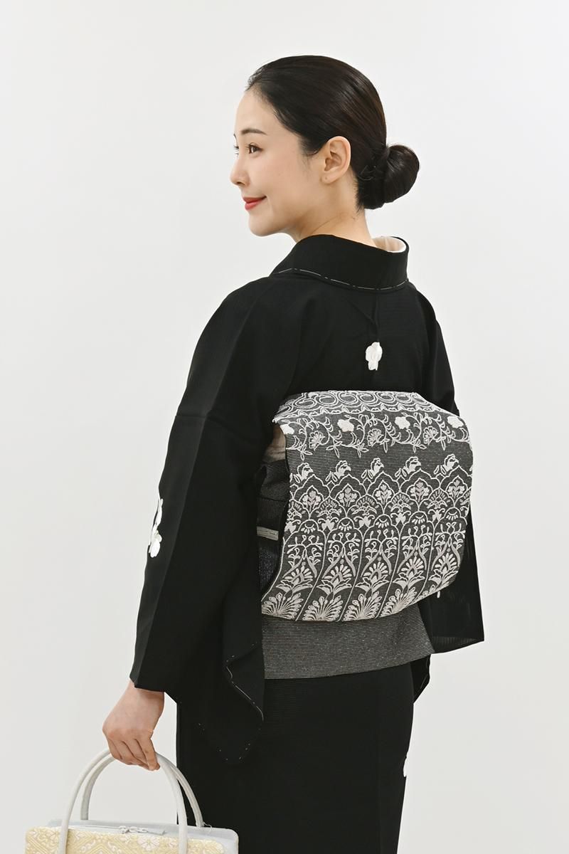 銀座【L-8327】絽 相良刺繍 袋帯 黒色 装飾花文 - 銀座きもの青木
