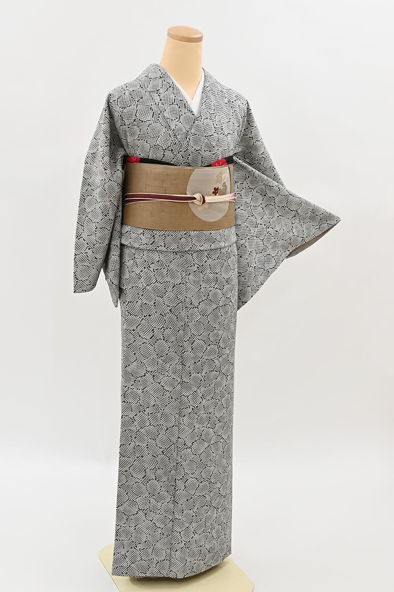 銀座【D-3928】きもの英製 小紋 縮緬地 鈍色 疋田の花文:身丈157/裄67