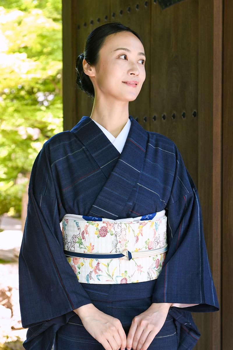 銀座【着物4624】郡上紬 藍色 横段（反端付）:身丈165/裄67.5 - 銀座