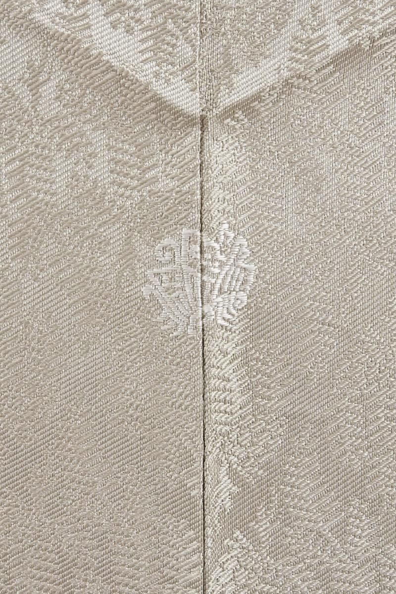 銀座【C-3341】高田倭男 繍一ッ紋 色無地 淡い茶鼠色 松葉の地紋（色紙