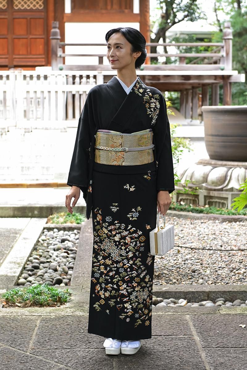 銀座【着物4707】刺繍 訪問着 黒色 宝尽くし文 :身丈161/裄70 - 銀座