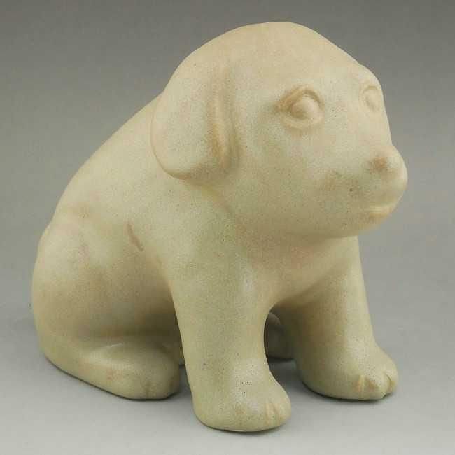 京都清水焼。谷口良三作 緑とベージュの花瓶 人のシルエット彫刻入り