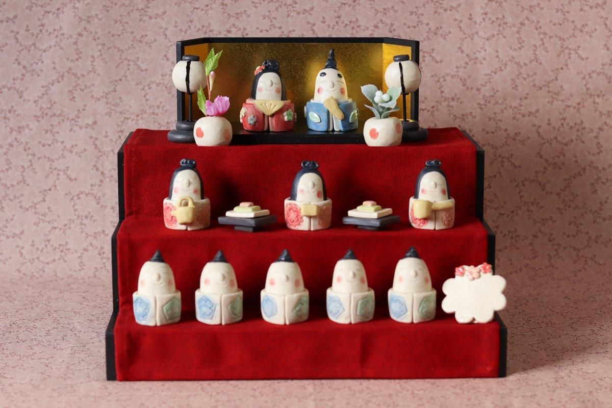 岡崎順子 和食器通販｜さわらぎ おひなさま黒三段赤生地