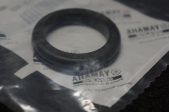 ヤマハ 純正 パーツ【 SR400 / SR500 ライトケース用ハーネス防傷ゴム