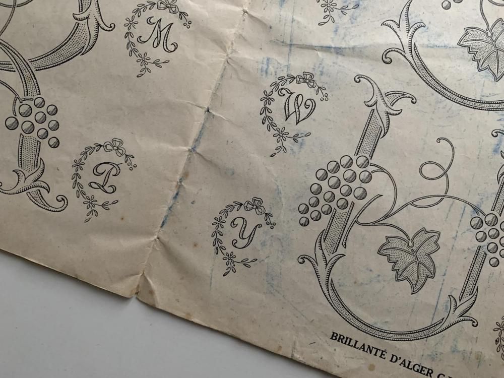 Alphabets 刺繍図案集